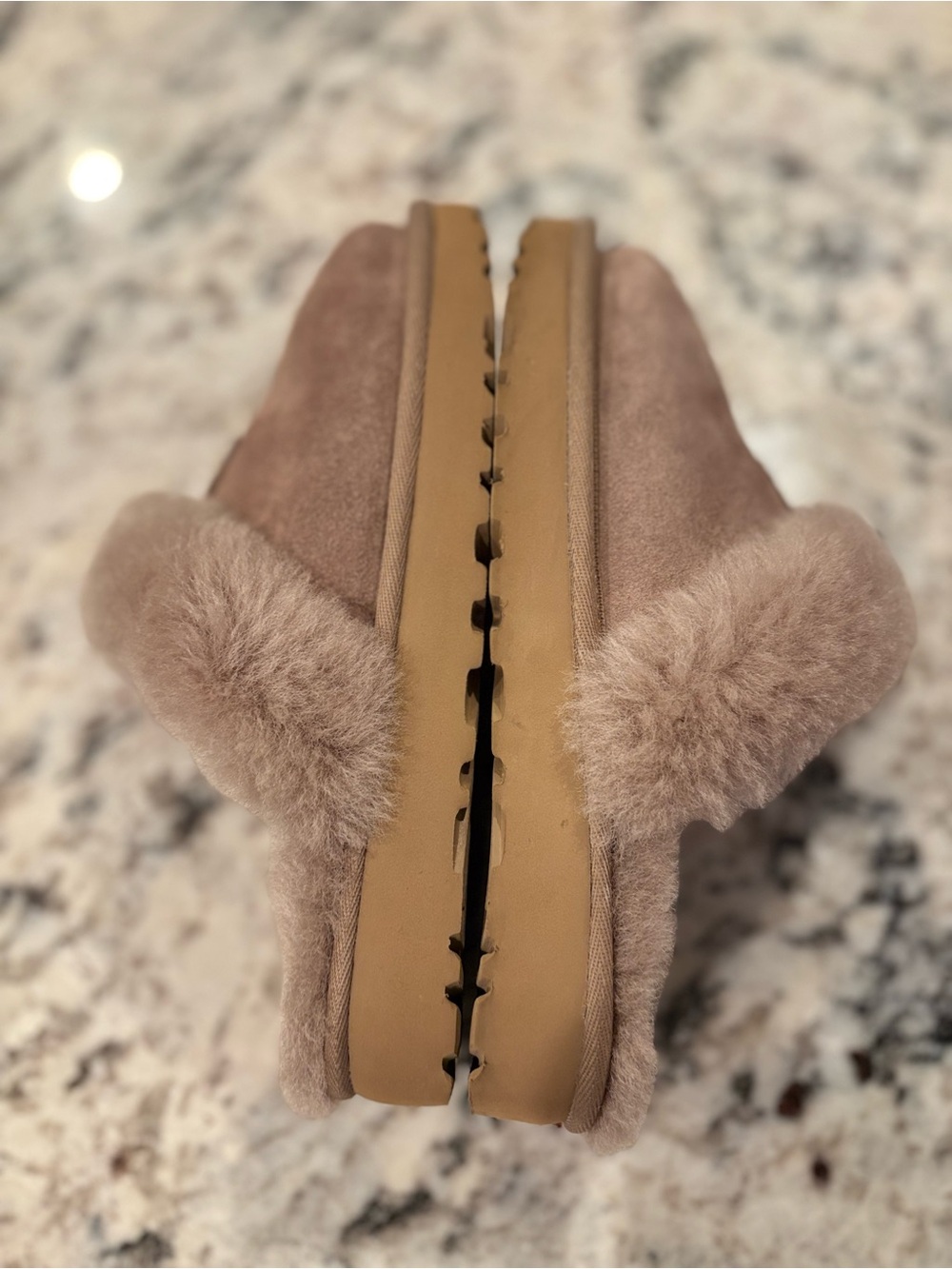 UGG Cozy Slippers Women’s Size 5 Tan Shearling Lined Slip On Slippers - Picture 8 of 9
